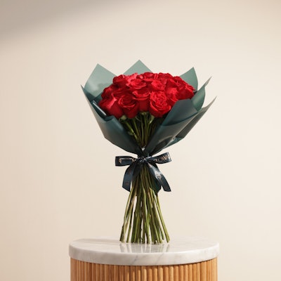 شوكولاتة باتشي منسقة مع الورد - هدايا الطائف